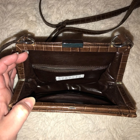 Barney’s New York Leather Embossed Pattern Handbag - 🆓 Shipping! - Picture 8 of 8